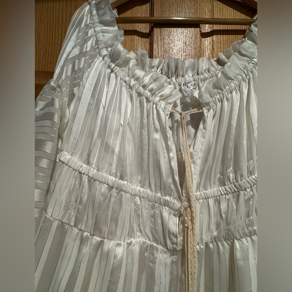 VENUS Elegant Off-Shoulder White Maxi Dress - Picture 15 of 16